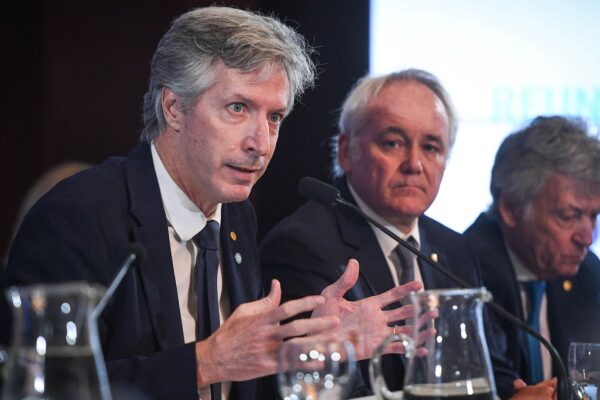 El BCRA depende de que empresas y provincias liquiden USD 4.400 millones para frenar al dólar