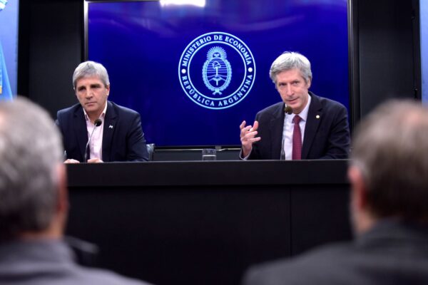 El BCRA frena la compra de dólares para sostener el dólar calmo y tasas bajas