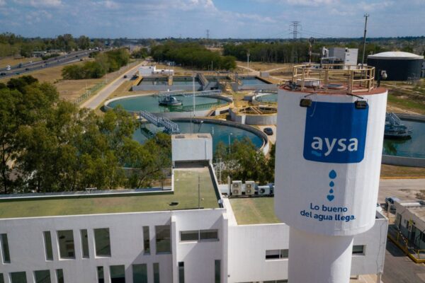Aysa: quedaron dos consorcios en carrera para quedarse con la empresa estatal de agua